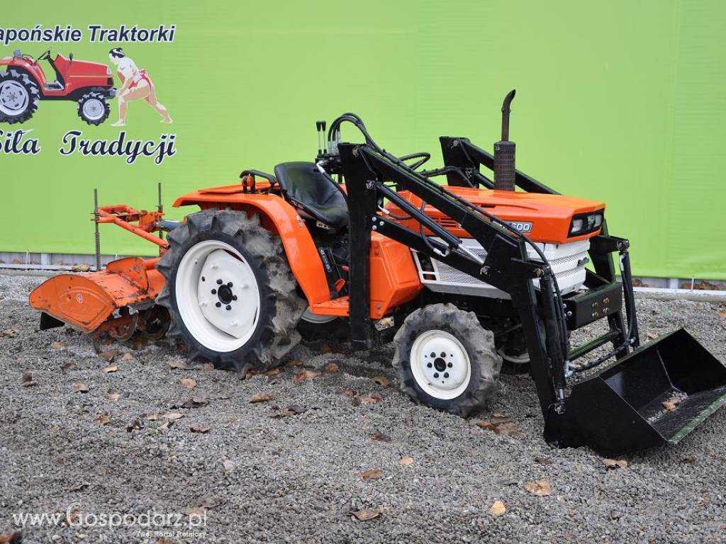 Traktorek Kubota B1600D 4x4 TUR, Ładowacz czołowy