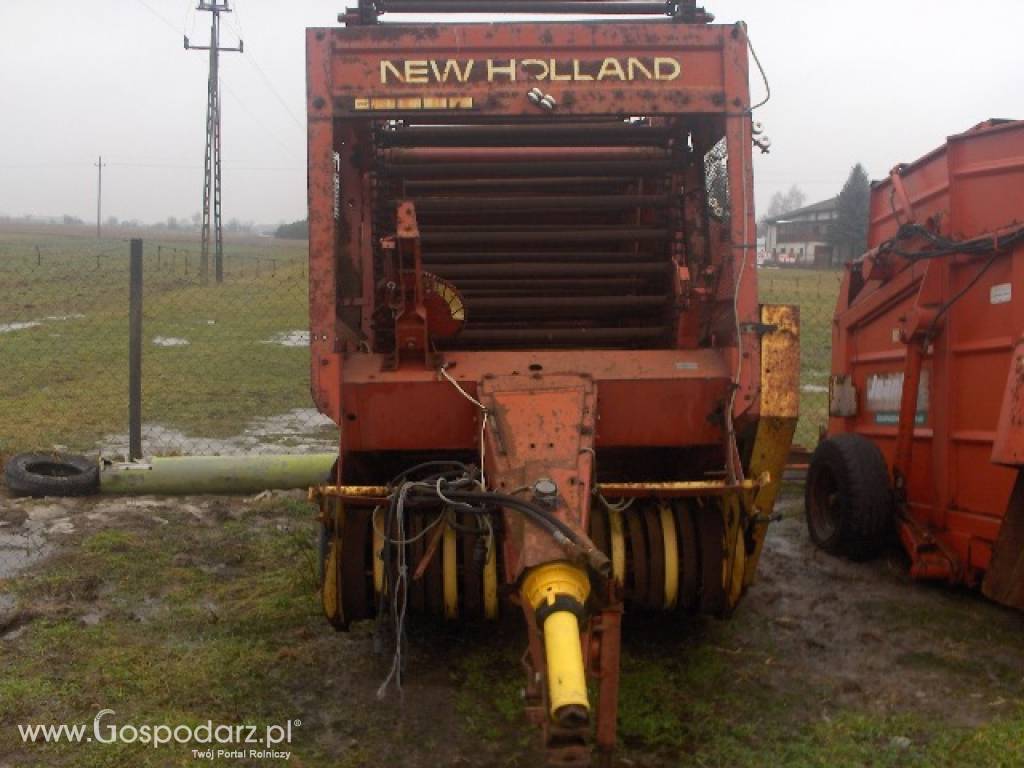Prasa rolująca New Holland 8