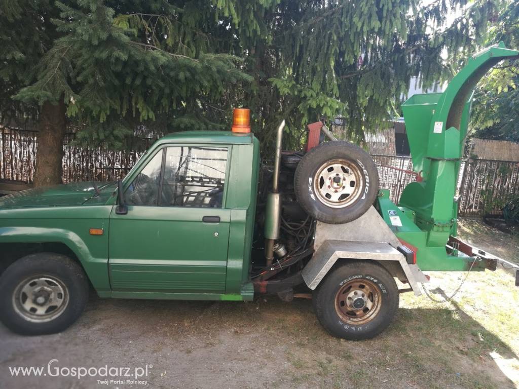 RĘBAK NA SAMOCHODZIE ISUZU TROOPER Z WŁASNYM SILNIKIEM MERCEDESA