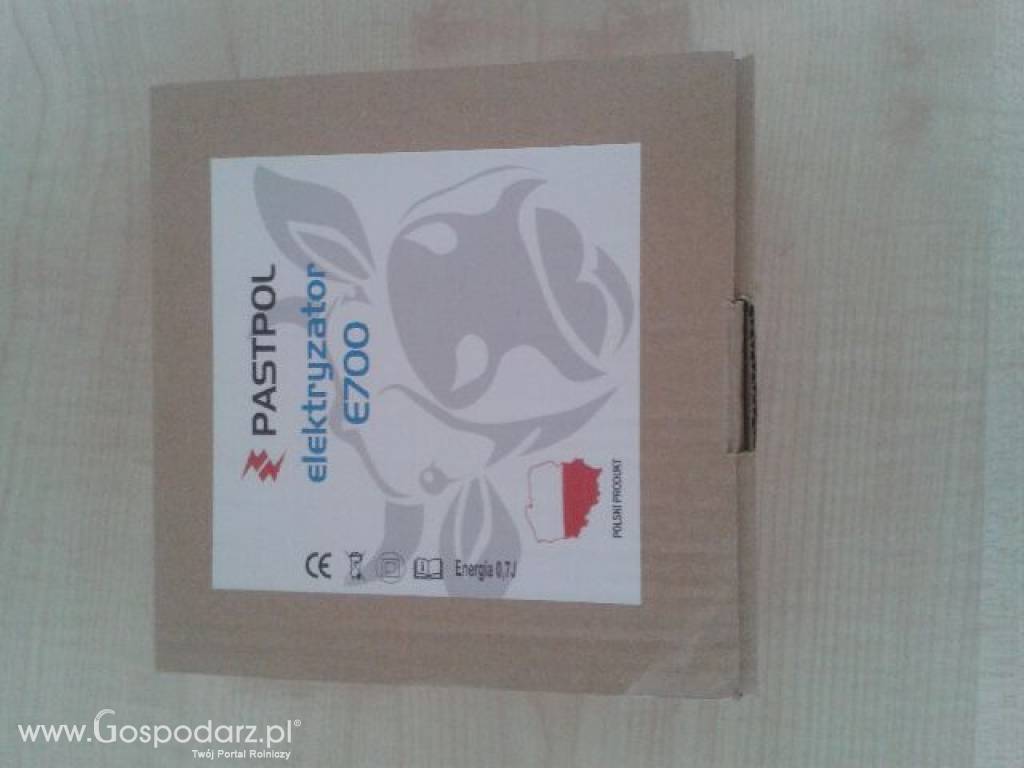 Elektryzator  sieciowo/akumulatorowy - PASTPOL  E700  -0,7J 4