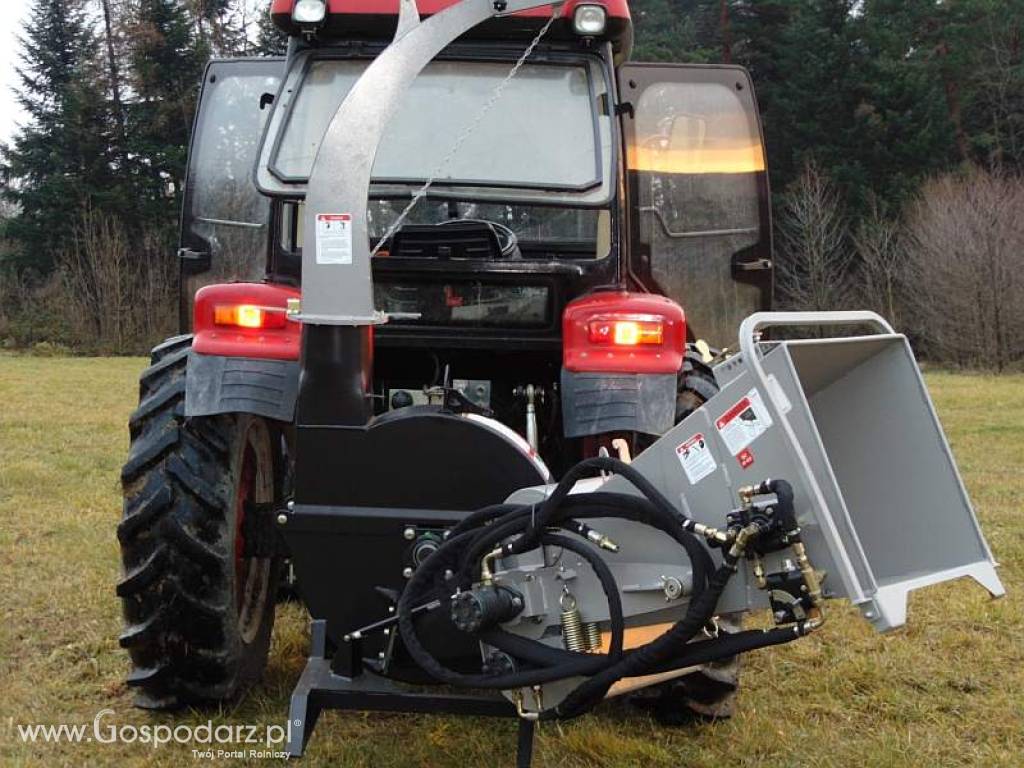 Rębak tarczowy o wzmocnionej konstrukcji JANSEN 62RS. Cztery noże tnące + dwa wałki pobierające materiał napędzane hydraulicznie. 5