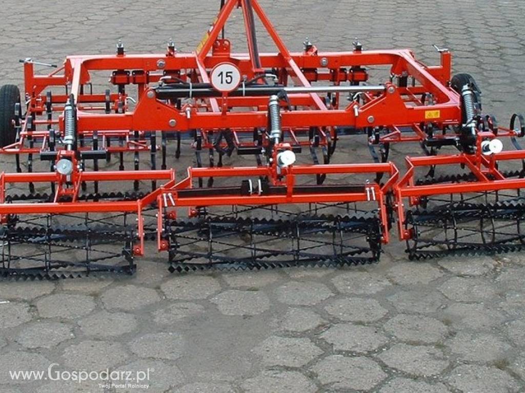 Agregaty uprawowe o szer. roboczej 3,7 - 5,6 m hydraulicznie składane - U709, U651 4