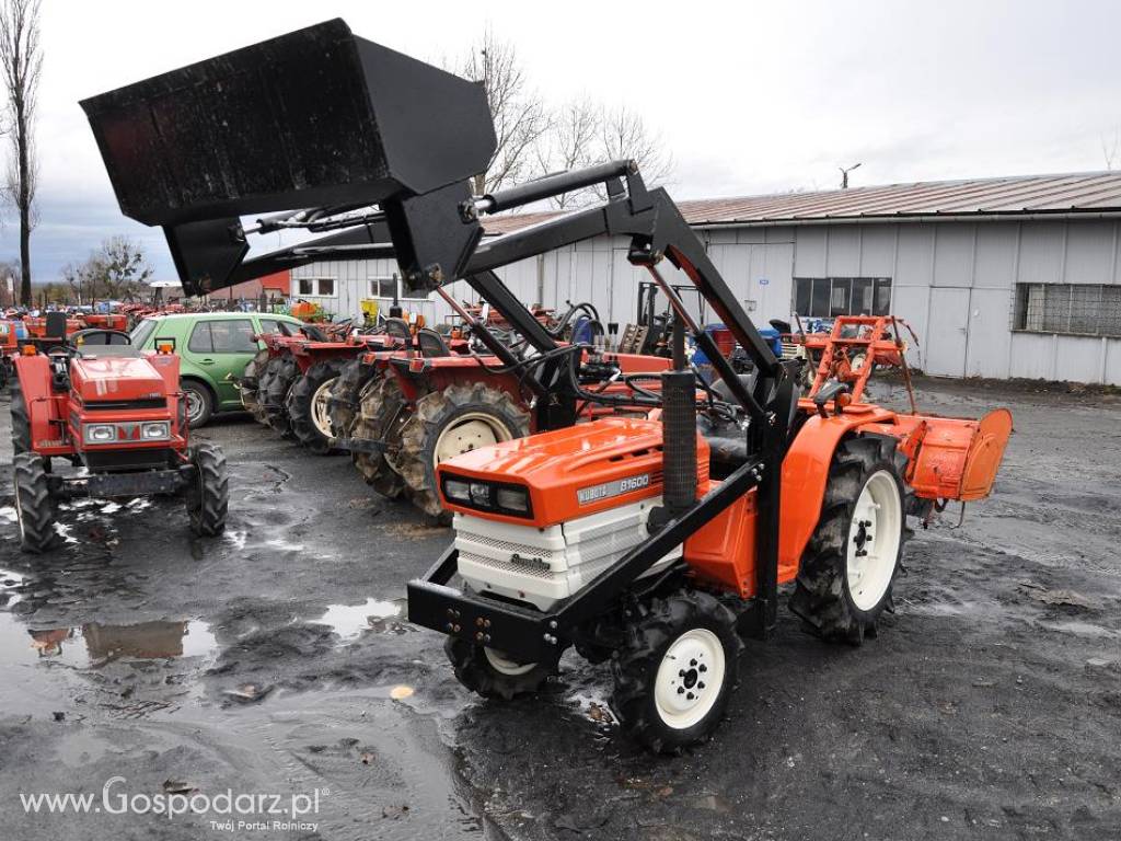 Traktorek Kubota B1600D 4x4 TUR, Ładowacz czołowy 3