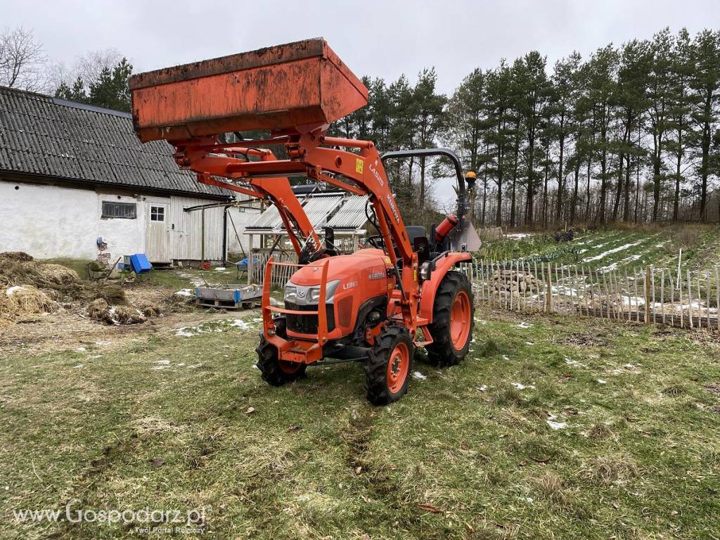 Ciągnik Kubota L1361 z ładowaczem czołowym