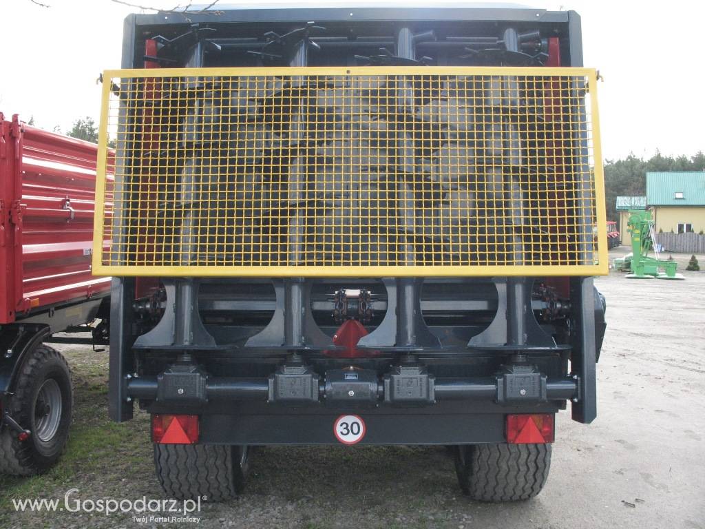 FABRYCZNIE NOWY ROZRZUTNIK OBORNIKA METAL-FACH 8t: 3