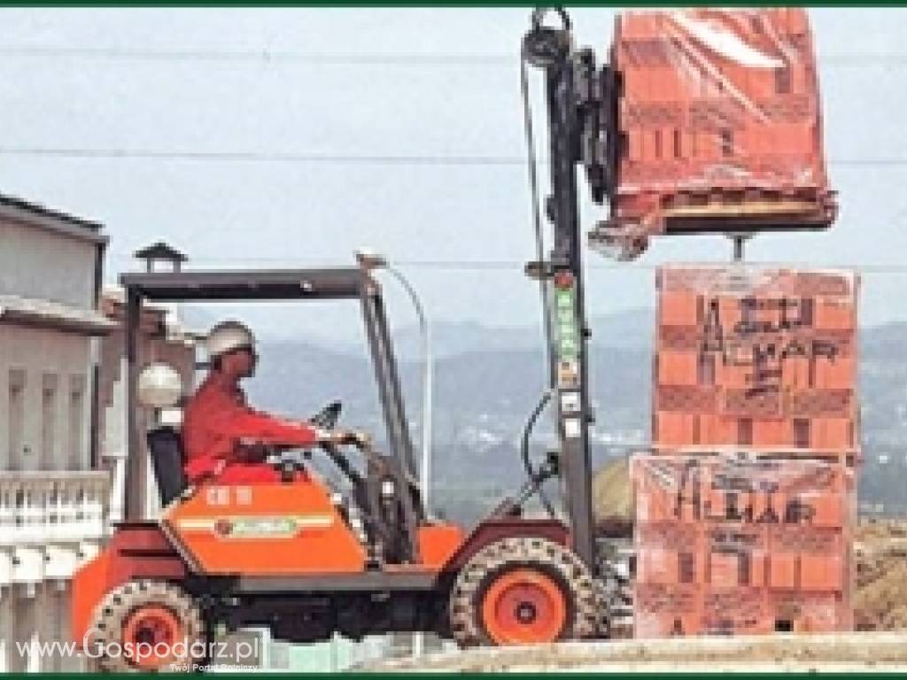 Ausa Forklift Line - terenowy wózek widłowy do 1300 kg