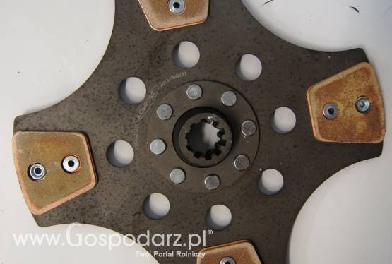 Tarcza sprzęgła CASE  Seria 200, 300, 400, 500, 600, 700, 800, 900, 238, 248, 258, 268, 278, 284, 454, 474, 475, 484, 485, 495, 574, 584, 585, 595, 674, 684, 685, 695, 784, 785, 795, 2400, 2500, 3210, 3220, 3230, 3400, 3434, 3500.