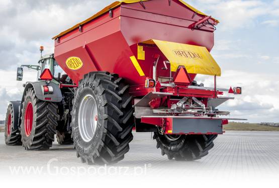 Rozsiewanie wapna i nawozu