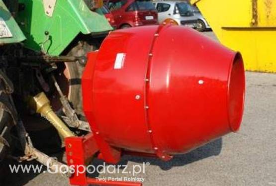 Betoniarka ciągnikowa napędzana z WOM. Pojemność 300 litrów