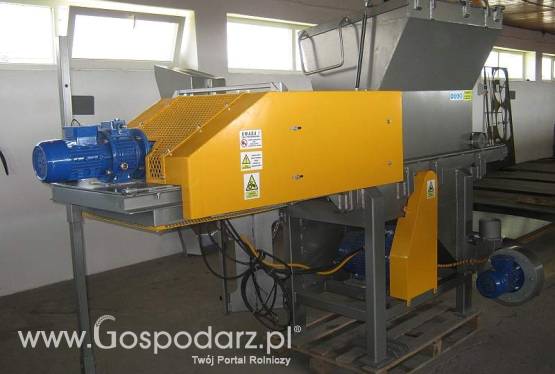 HEBLER-W1 jednowałowy rozdrabniacz do nieforemnych odpadów ze stolarni, tartaku. Moc 11kW.