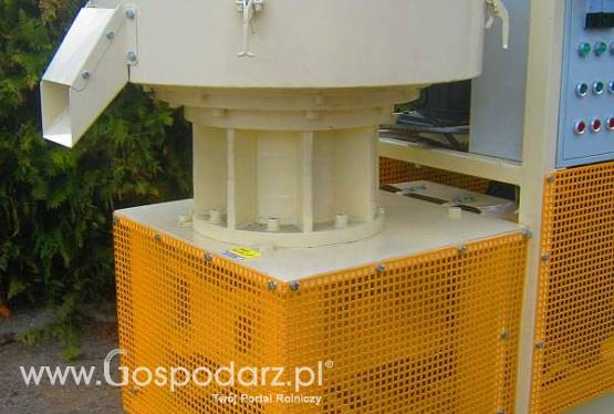 PELLECIARKA PIERŚCIENIOWA PEL-400 DO PRODUKCJI PELLETU OPAŁOWEGO Z BIOMASY. MOC SILNIKA GŁóWNEGO 37 kW