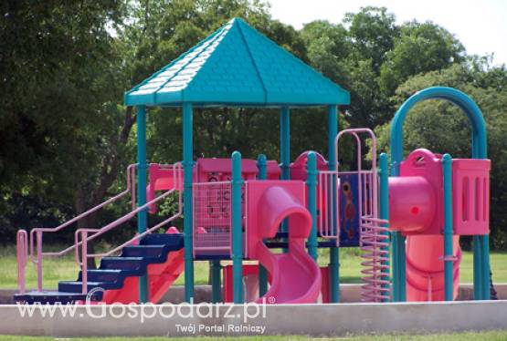 Nowy plac zabaw w Chełmskiem