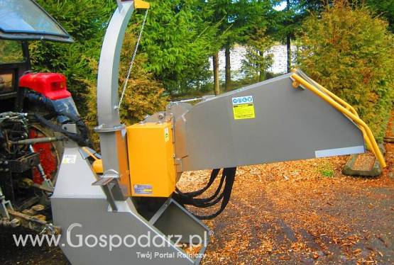 Rębak ciągnikowy RTH1 ENT napędzany z WOM ciągnika.