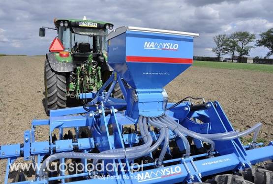 Pneumatyczny siewnik do poplonu Spread P