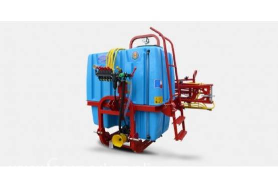 Opryskiwacz zawieszany 1000 litrów