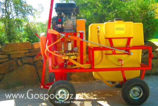 OPRYSKIWACZ SPALINOWY WóZKOWY MODEL POLEXIM80: pojemność zbiornika 80 l, 14-22l/min,silnik 6.5KM