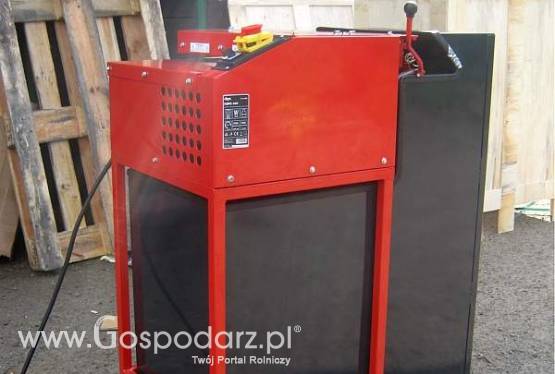 Nacinarki NK-400 służą do produkcji wypełniacza lub materiału opakowaniowego z kartonów.