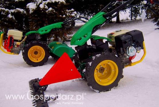 Wielofunkcyjny nośnik narzedzi, ciagnik jednoosiowy o mocy 9KM