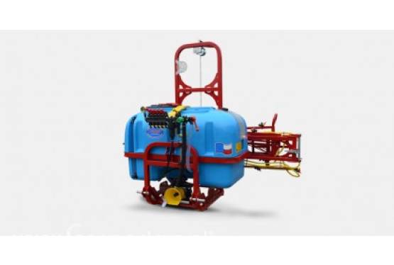 Opryskiwacz zawieszany 600 litrów