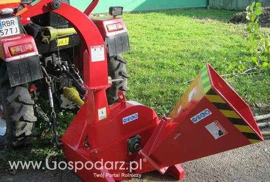 Rębak do gałęzi napędzany z  WOM CIĄGNIKA 20-30 HP