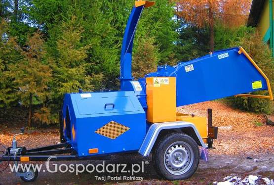 RTH-25K Kornik, rębak spalinowy tarczowy do gałęzi napędzany silnikiem 25HP