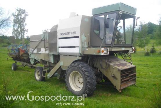 Kombajn FORTSCHRITT E-514 z siekaczem słomy