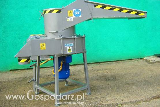 RĘBAKOMŁYN NOŻOWO BIJAKOWY z dwoma zasypami. Moc 15 kW