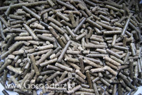 Peletownie lucerny, słomy, suchej biomasy