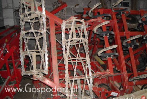 Agregat uprawowy U 429/4 szer. rob. 4,4 m, 44 zęby