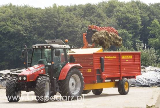 Przyczepy do zadawania pasz FEDO