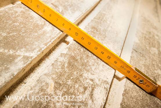 Nacinanie posadzek w oborach