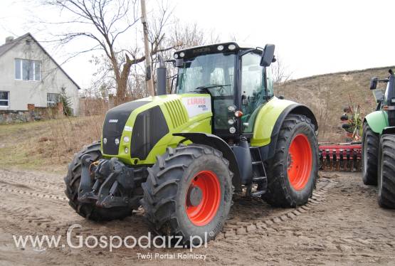 CLAAS AXION 830