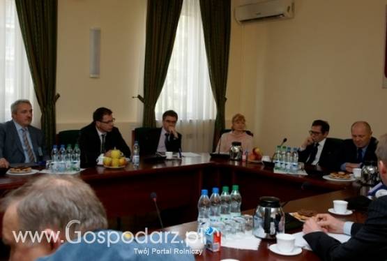 Z UOKiK i sieciami handlowymi o prawidłowym funkcjonowaniu łańcucha dostaw żywności