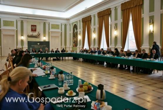 100 spotkań w ramach prac zespołów roboczych