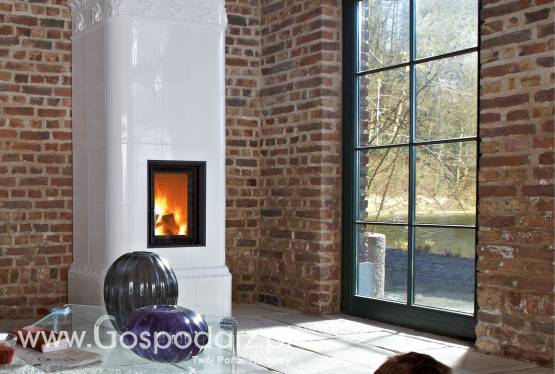 Zdrowy akumulacyjny piec kaflowy nowej generacji z widokiem ognia