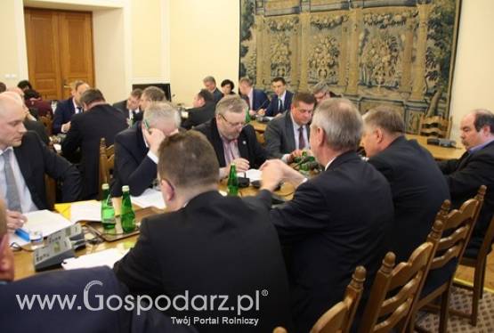 Ustawa o wstrzymaniu sprzedaży nieruchomości. Samorząd rolniczy na posiedzeniu sejmowej Komisji Rolnictwa