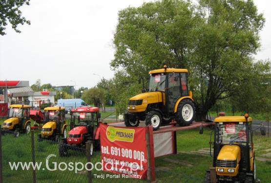 Zapraszamy na nasz plac maszyn. Zapoznaj się z naszymi ciągnikami.