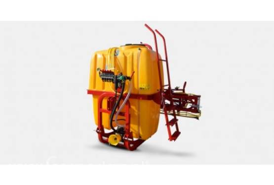 Opryskiwacz zawieszany 1200 litrów