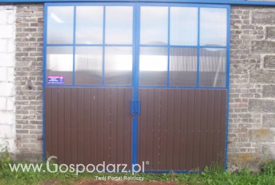 Drzwi inwentarskie z płyty warstwowej do obór, hal, magazyn.