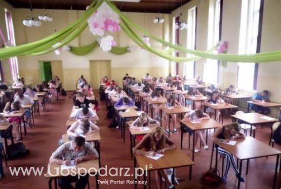 Powiatowe dyktando z Reymontem