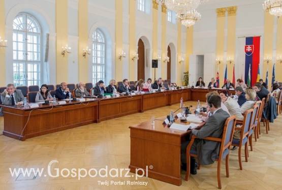 Ministrowie rolnictwa Grupy Wyszehradzkiej o poprawie pozycji rolników w łańcuchu żywnościowym, uproszczeniu WPR i porozumieniu o lasach w Europie