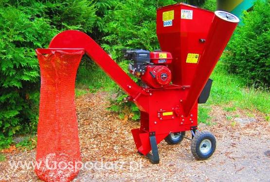 Rozdrabniacz RTB76 TERMIT z wyrzutnikiem workującym, napęd z silnika o mocy 6,5KM