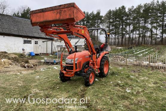 Ciągnik Kubota L1361 z ładowaczem czołowym