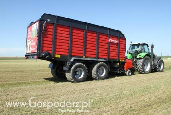 Przyczepa samozbierająca do trawy i kukurydzy Kverneland Taarup 11055C - 11065C