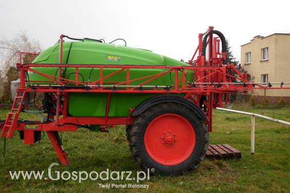 Opryskiwacz polowy przyczepiany 2500 / 18