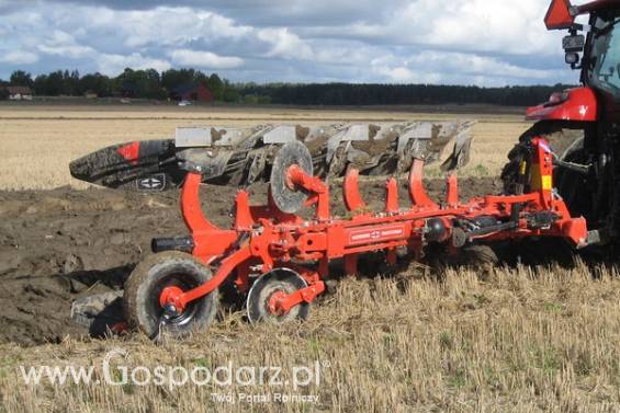Pług obracalny zawieszany  RW47 (vario)