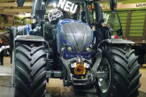 Valtra N174 Versu z nagrodą na Międzynarodowej Wystawie Rolniczej w Hanowerze