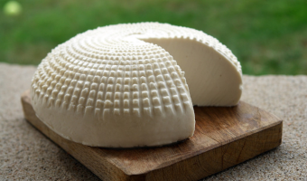 Produkcja niektórych stałych artykułów mlecznych