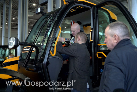 Ładowarka JCB z innowacyjną kabiną serii 3 na Polagra Premiery 2020