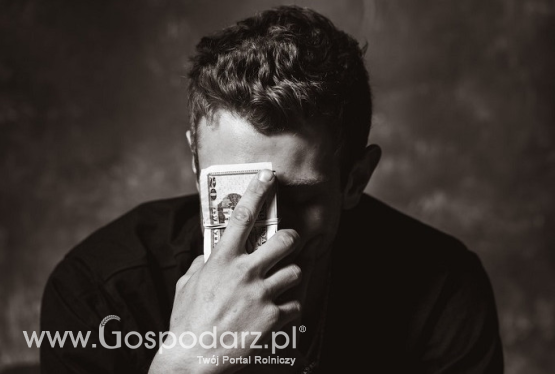 Co robić, gdy dłużnik ogłasza upadłość lub restrukturyzację?